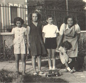 huguette-enfants.jpg (27546 octets)