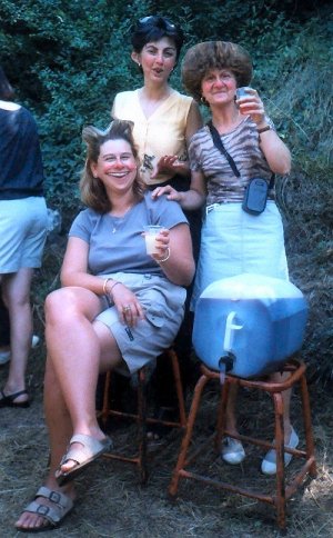 3GRACES-fac.jpg (44720 octets)